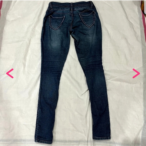 Jeans - Picture 3 of 4